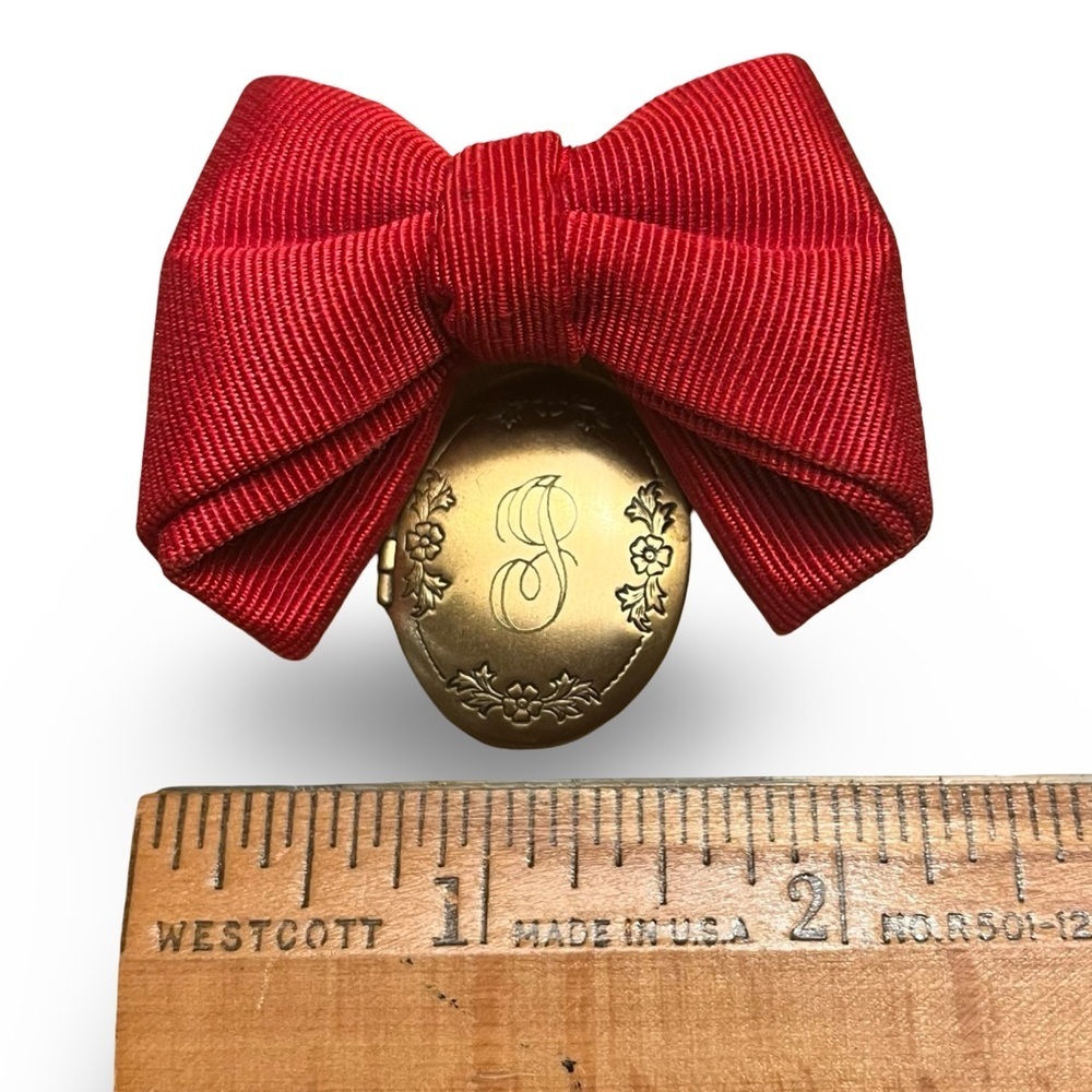 Vintage 80s Red Grosgrain Ribbon Brooch with “J” Engraved Locket - Picture 4 of 4